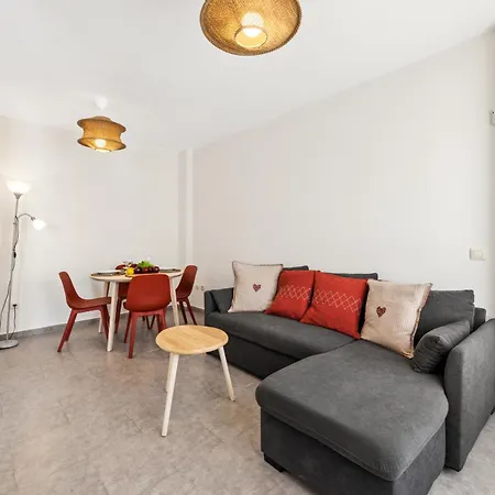 Dragos 202 アパート